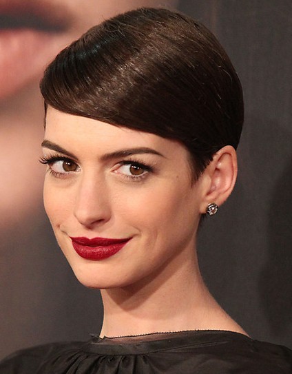 Short Pixie Haircuts for Straight Hair: Anne Hathaway Hairstyles ...