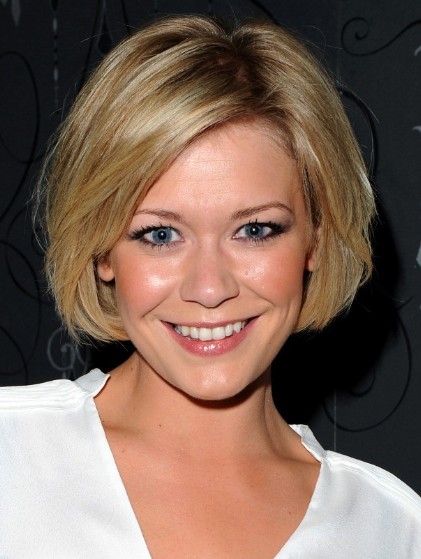 Suzanne Shaw Haircuts: Soft Blonde Short Bob Hairstyles/Bauer Griffin