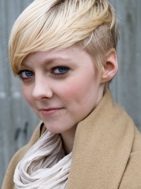 Nette blonde Frisuren für kurzes Haar 2014