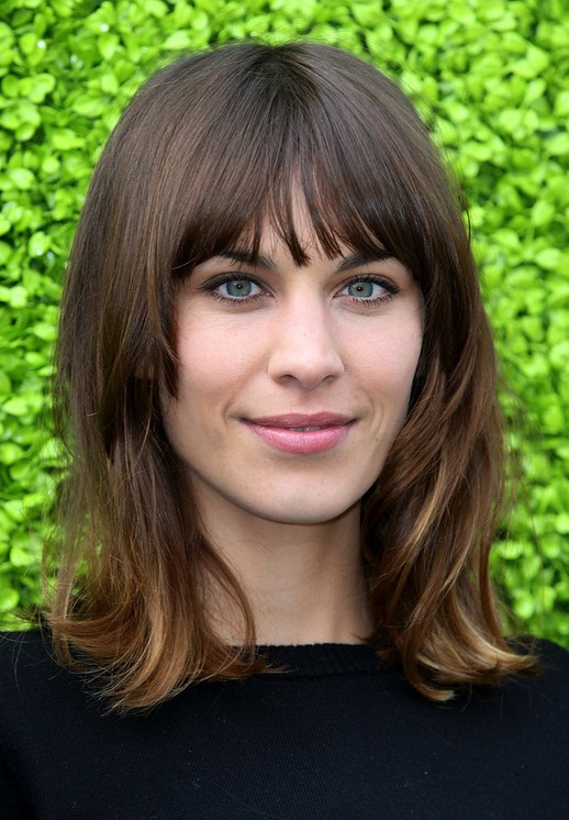 Alexa Chung Hairstyles: Classic Shoulder Length Hairstyle for Straight