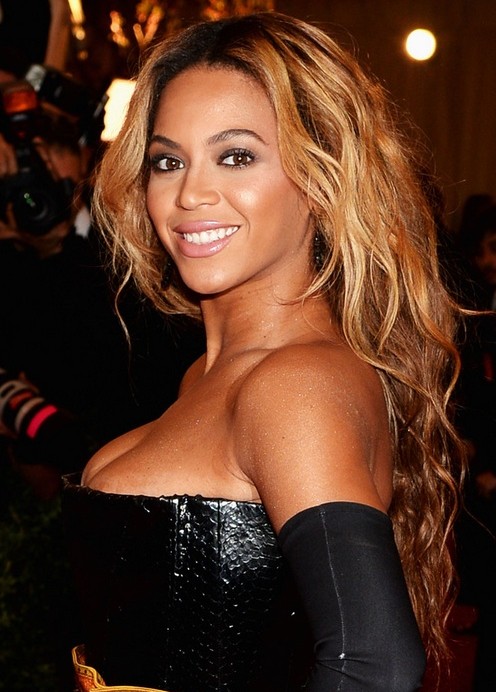 Beyonce Knowles Hairstyles 2014: Long Loose Waves  PoPular Haircuts
