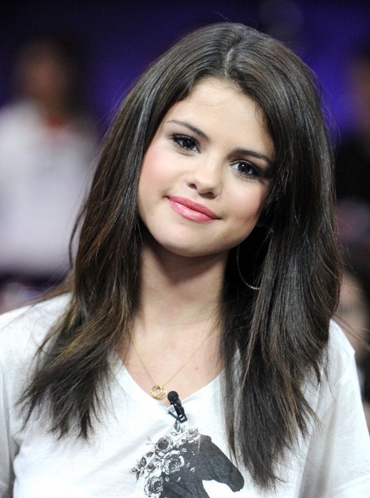 Selena Gomez Hairstyles: Long Straight Hair - PoPular Haircuts