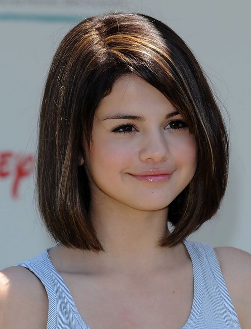 Selena Gomez Short Hairstyles: Classic Straight Bob Haircut - PoPular