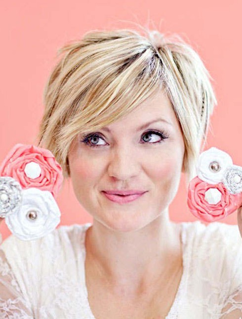 10 Easy Short Hairstyles For Round Faces Popular Haircuts