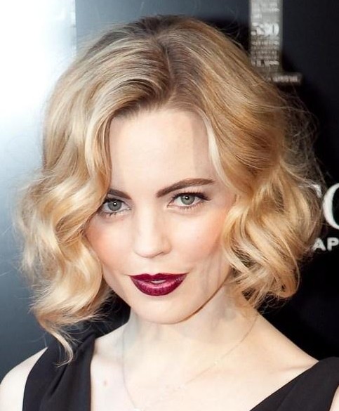 Short-Wavy-Haircuts-for-Women-Soft-Blond