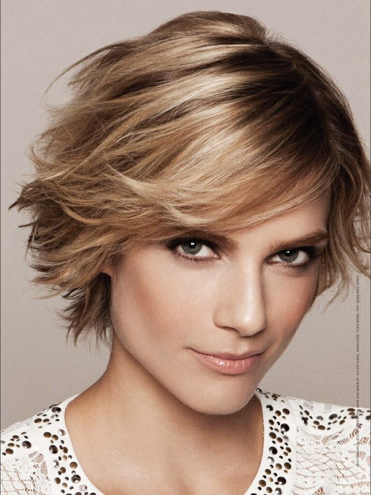Cute Short Hairstyles for Summer: Trendy Hair Color / Via