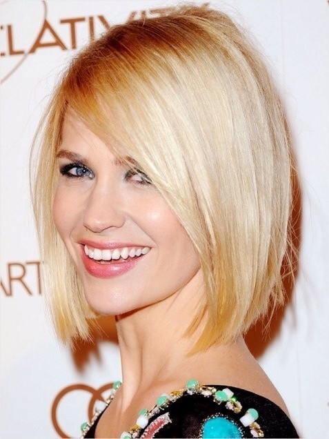 Stumpfe Short Bob Haircuts für langes Gesicht: January Jones Blondes Haar