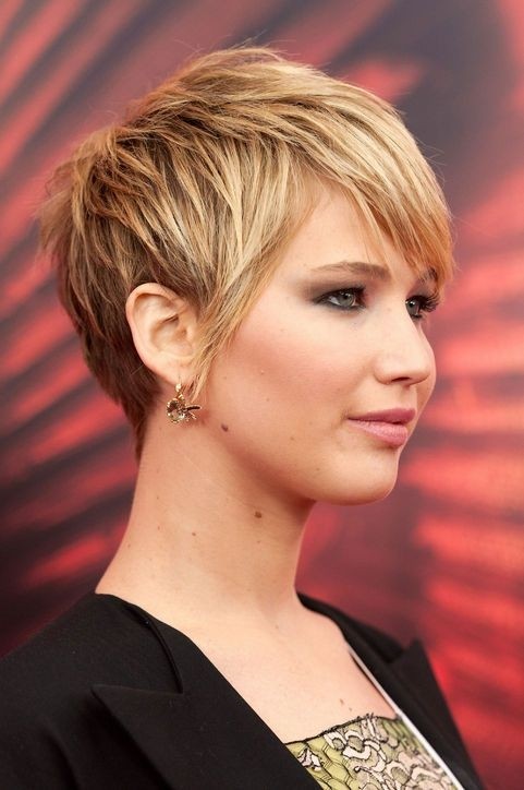 20 Stylish Short Hairstyles For Women With Thick Hair