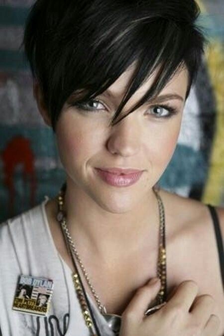 26 Best Short Haircuts For Long Face Popular Haircuts