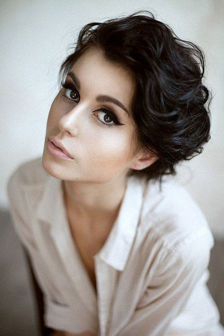 20 Stylish Short Hairstyles For Women With Thick Hair