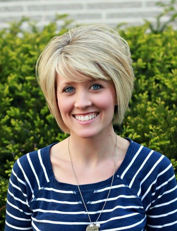 20 Stylish Short Hairstyles For Women With Thick Hair