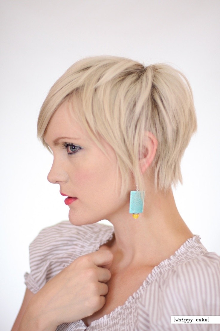 Best Layered Pixie Haircut / Via