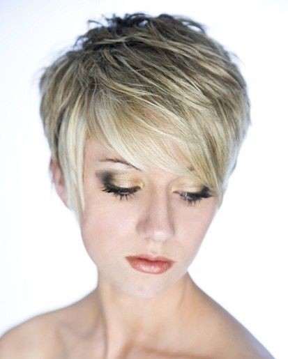 20 Layered Hairstyles For Short Hair Popular Haircuts