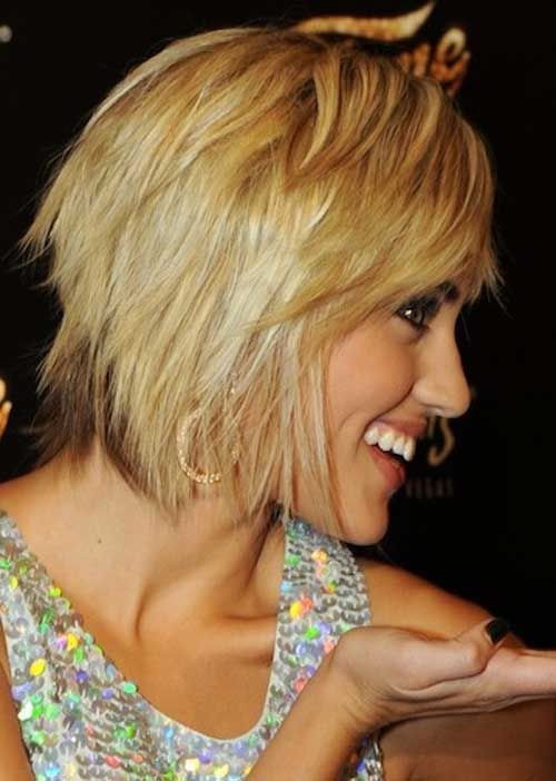 Short Jagged Hairstyles for Straight Hair / Via