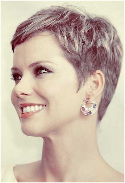 Chic Pixie Haircut for Women Over 40 – 50 / via