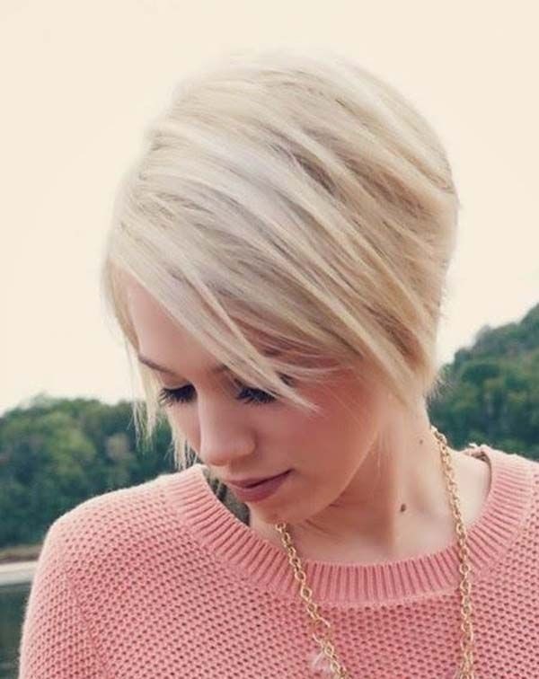 Chic kort kapsel voor steil haar: Easy Haircuts for Women and Girls