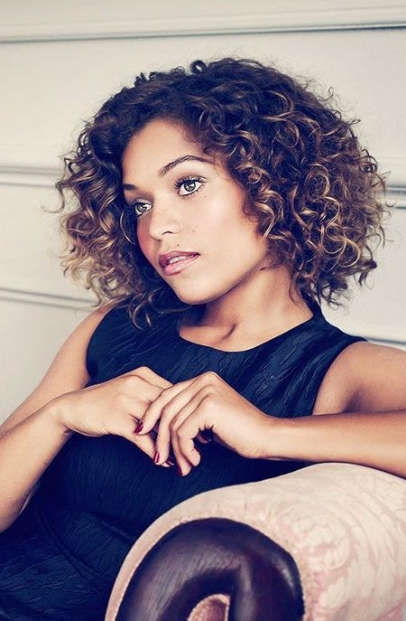 12 Short Hairstyles For Curly Hair Popular Haircuts