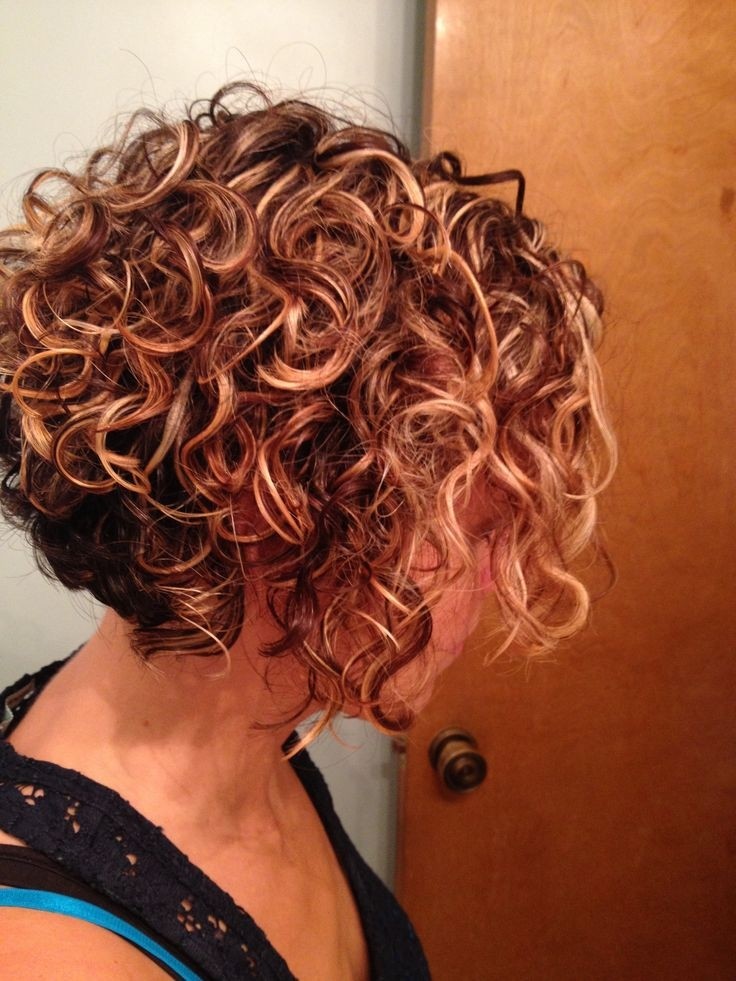Great Hairstyles for Short Curly Hair: Haircuts for Women Over 40 