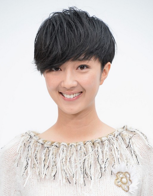 Celebrity Short Hair Styles: Kwai Lun-mei Short Haircut with Side Long ...