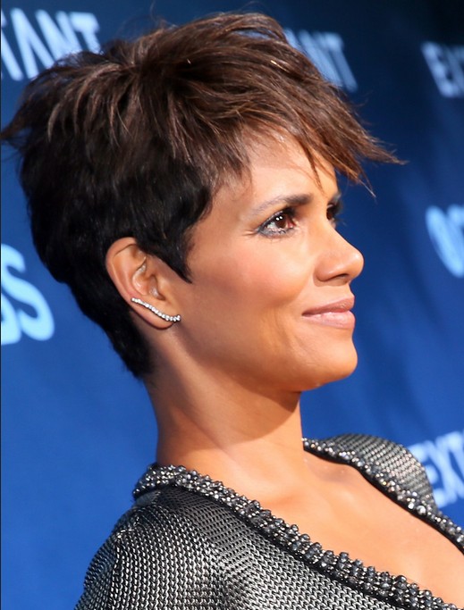 Celebrity Short Haircuts: Halle Berry Pixie 2014 – 2015 /Getty ...