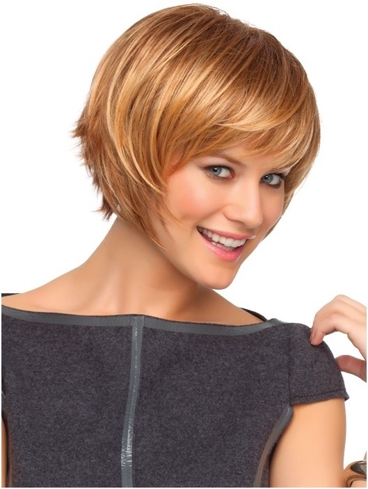 Cute Short Blonde Hair With Side Swept Bangs Popular Haircuts 