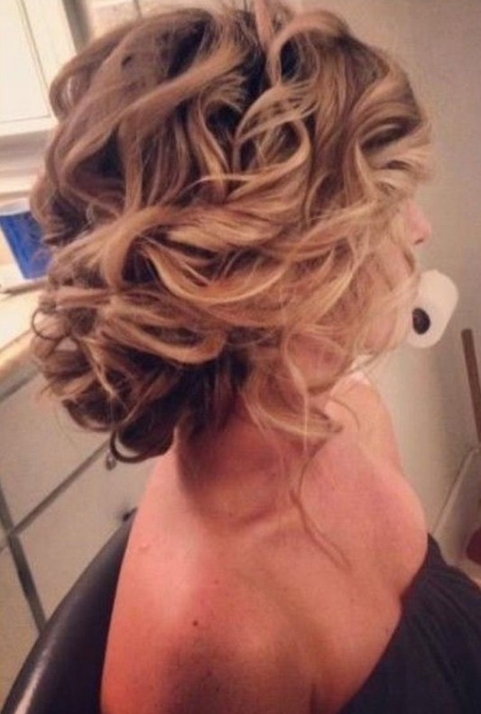 Messy Updo Hairstyles for Wedding: Bridesmaids Hair Styles / Via