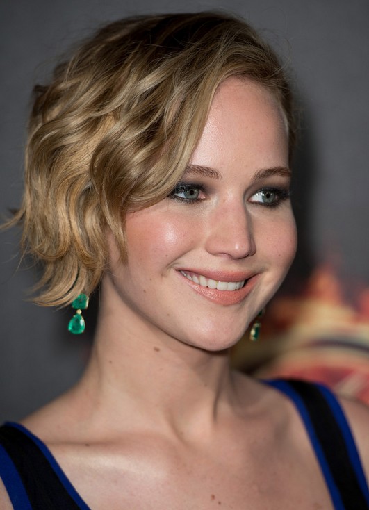 Short Celebrity Hairstyles: Jennifer Lawrence Short Wavy Haircut