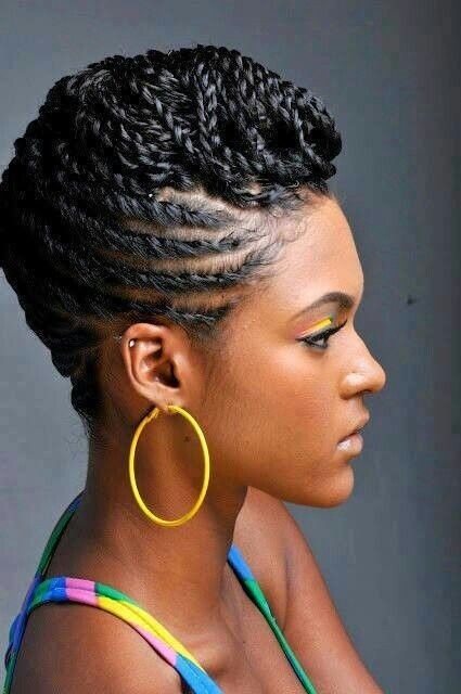 Natural Hair Styles for African American Women / Via