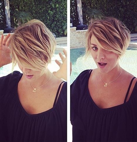  Kaley Cuoco Kurzhaarschnitt - Layered Frisur 