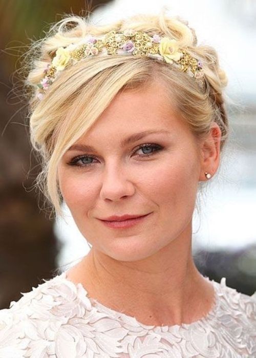 Kirsten Dunst Short Hair Style: Loose Crown Braid Updo with Headband 