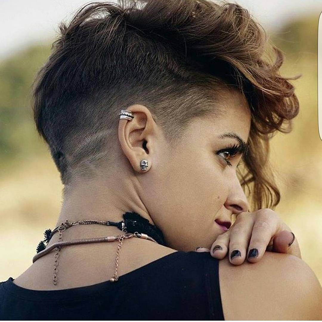 30 Trendy Short Hairstyles For Thick Hair 2020