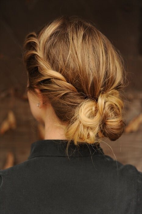 18 Quick And Simple Updo Hairstyles For Medium Hair Popular Haircuts