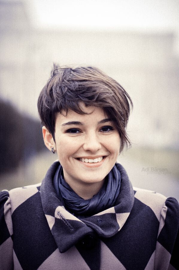 20 Short Hairstyles For Girls With Or Without Curls 1