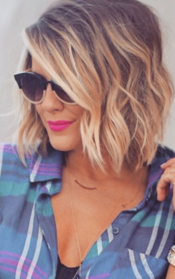 Ombre Wavy Hairstyles for Medium Length Hair / Via