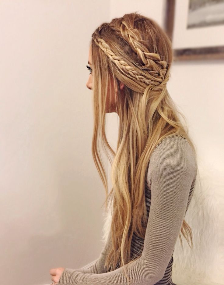 26 Boho Hairstyles With Braids Bun Updos Other Great New Stuff To Try Out Popular Haircuts