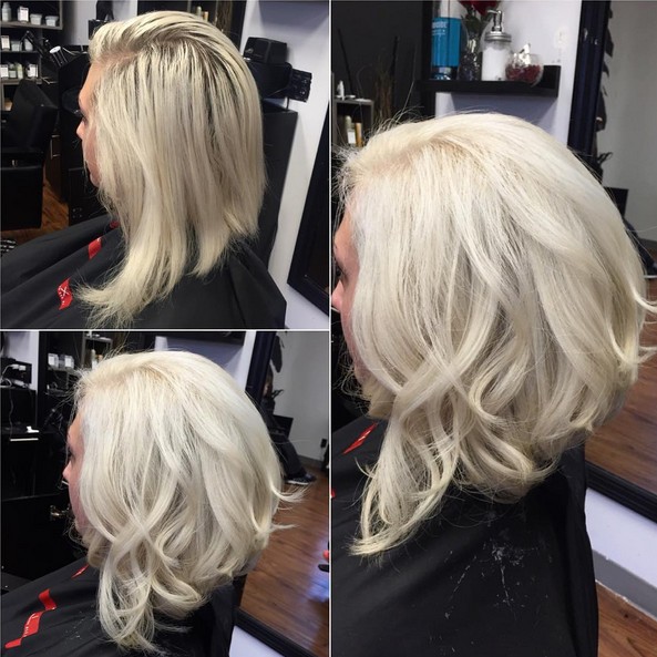 Gelockte Winkelbob-Frisur für Frauen - Modernes weißblondes Haar