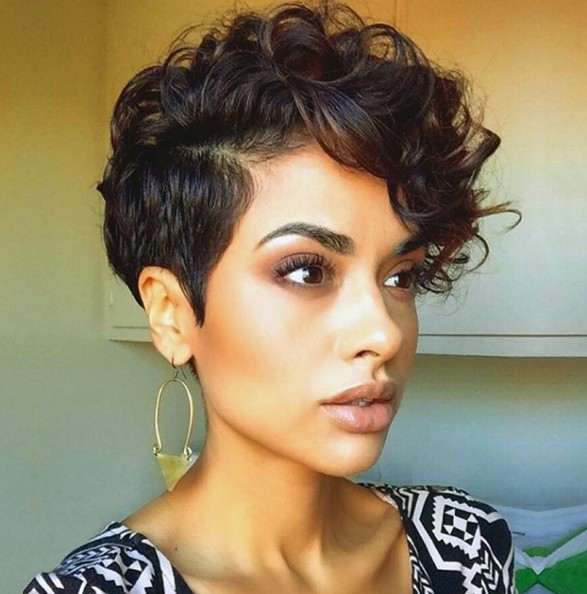 30 Stylish Short Hairstyles For Girls And Women Curly Wavy