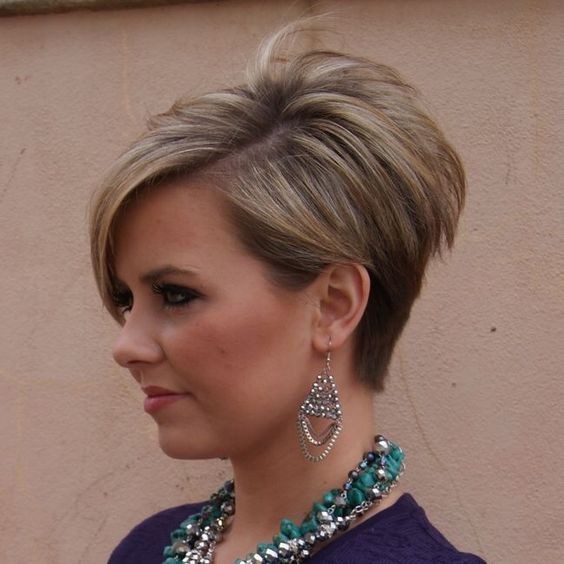 Cute Short Stacked Haircut - Easy, Balayage Pixie Hairstyles for Women
