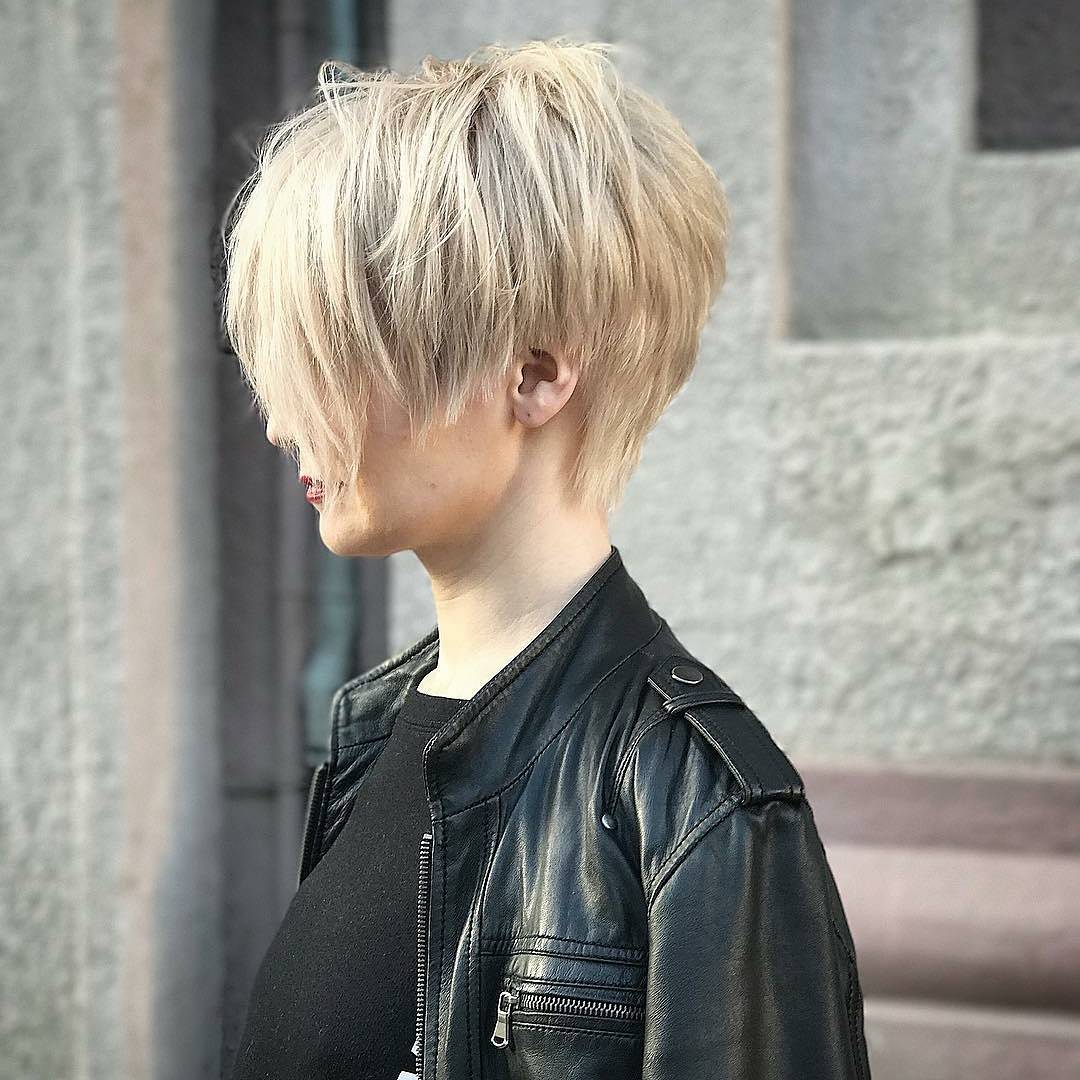 10 Highly Stylish Short Hairstyle for Women 2021