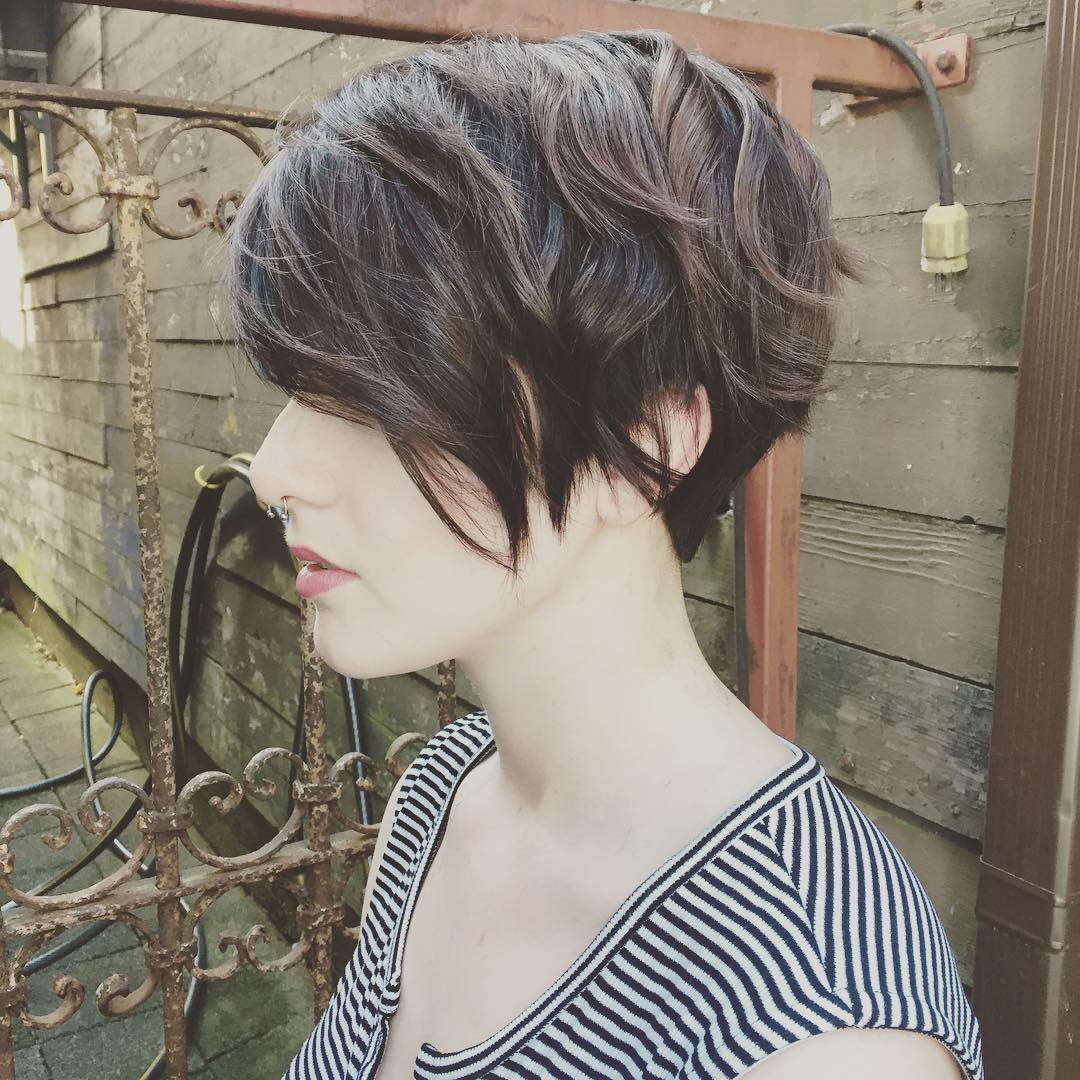 Trendy Pixie Hair Cut, neueste kurze Frisuren für Frauen