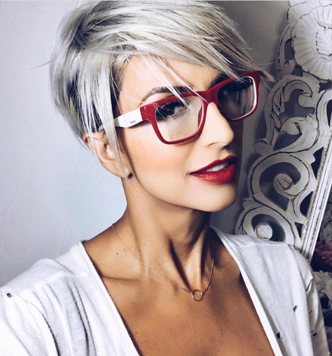 Edgy Short Hairstyles For Grey Hair And Glasses Wavy Haircut