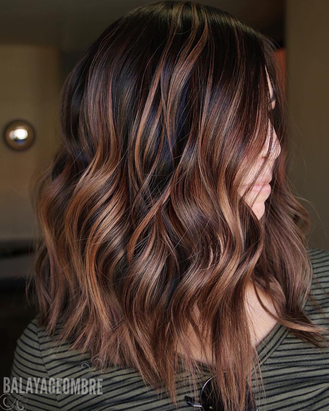 10 Trendy Brown Balayage Hairstyles For Medium Length Hair 2021 10 Trendy Brown Balayage Hairstyles For Medium Length Hair 2021
