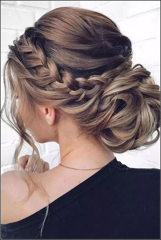 10 Pretty Easy Prom Hairstyles For Long Hair Prom Long Hair Ideas 2020