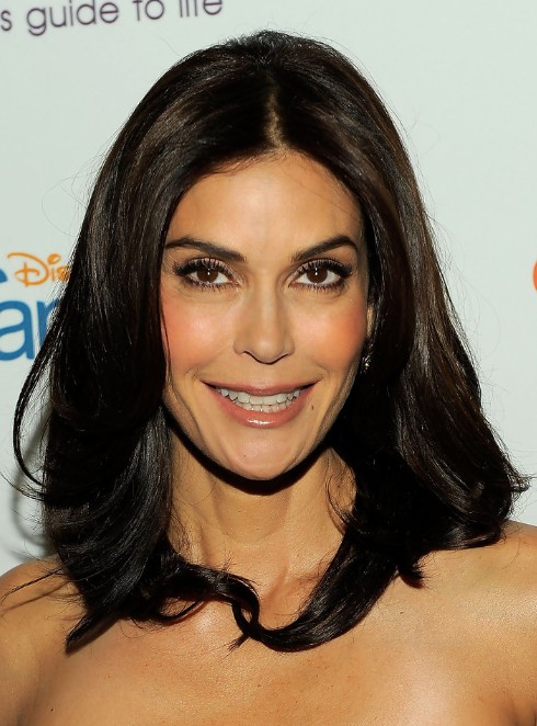 Teri Hatcher Hairstyles - PoP Haircuts