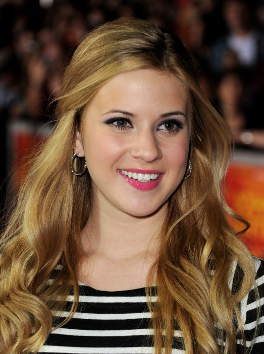 Caroline Sunshine Long Wavy Hairstyles