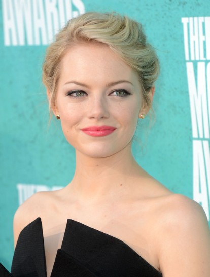 Emma Stone Updo Hairstyles for Medium Hair - PoP Haircuts