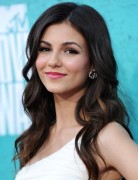 Long Thick Wavy Hairstyles, Victoria Justice Hair Cut