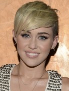 Miley Cyrus, Blonde Pixie Hairstyle, Very Short Haircuts
