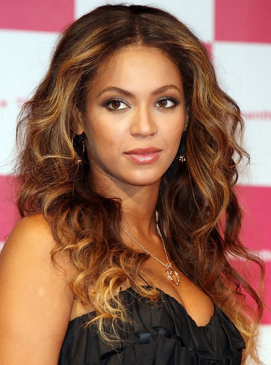 Beyonce Knowles Hairstyles: Voluminous Long Hair