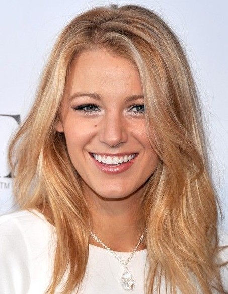 Blake Lively's Long Hairstyles: Blonde Straight Hair